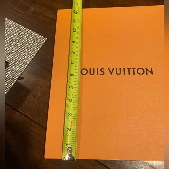Louis Vuitton Book Box (Empty) - Picture 4 of 6